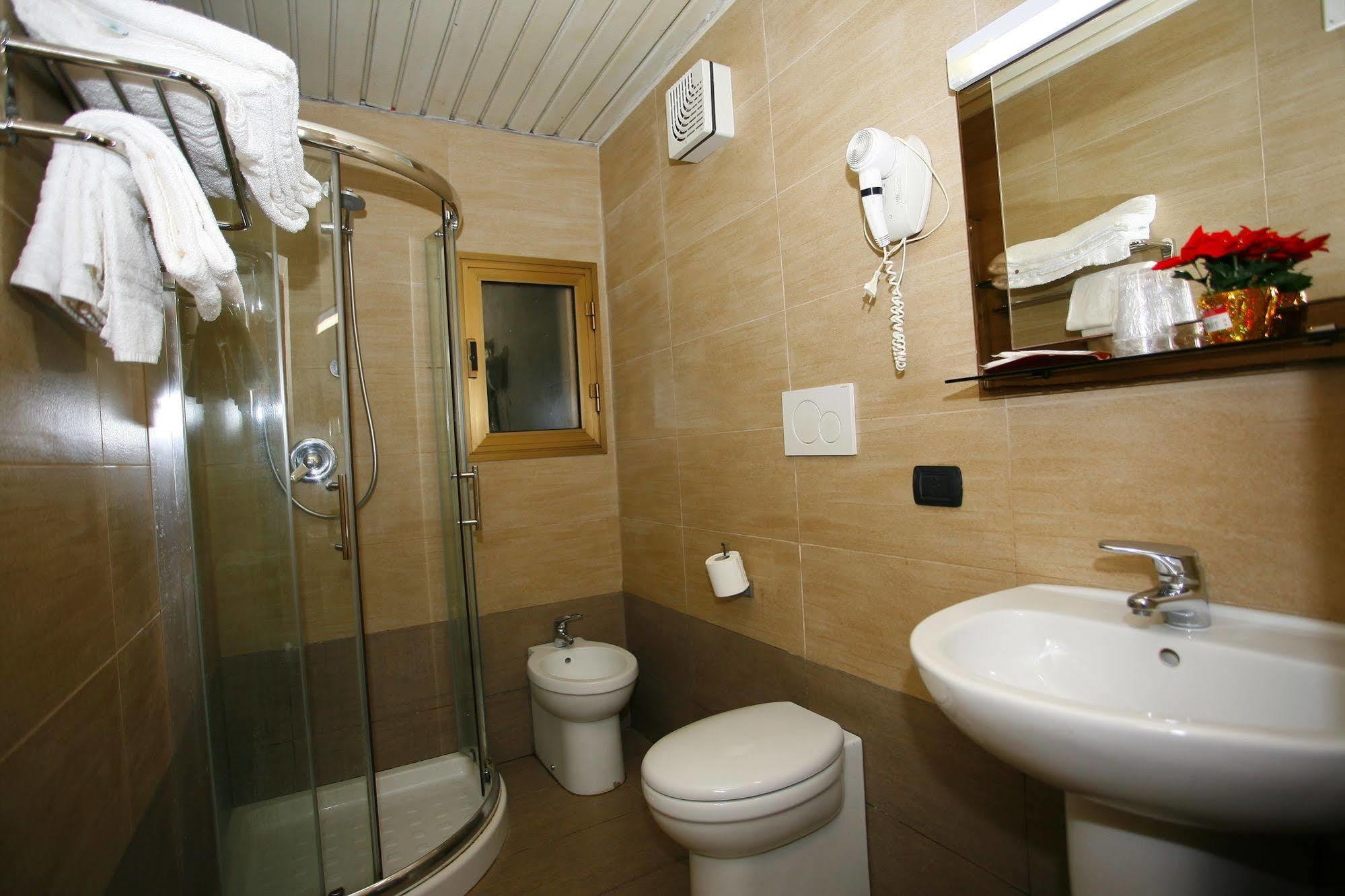 Hotel Adler Milano Ngoại thất bức ảnh
